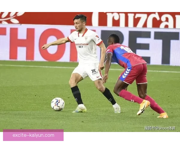 基米希与队友默契提升,表现稳健引发关注 基米希与队友默契提升,表现稳健引发关注